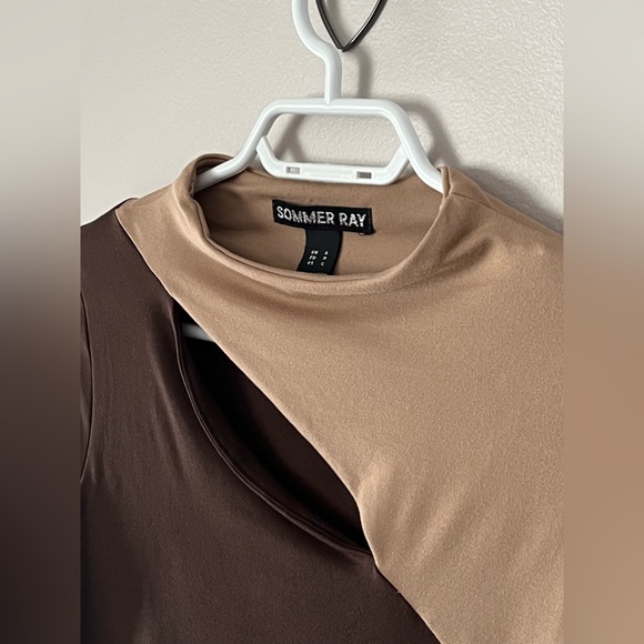 Women’s Sommer Ray Soft Cut-Out Colour Block Cropped Top - Picture 3 of 8